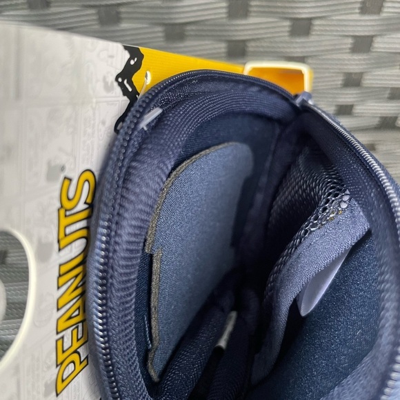 PEANUTS Airpod Case,Peanuts Camouflage AirPod Case,snoopy AirPod case. - Picture 10 of 11